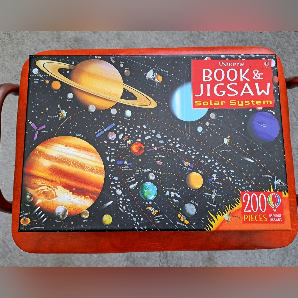 Usborne Solar System Puzzle & Book Set - Vibrant Space Adventure 200 Pieces